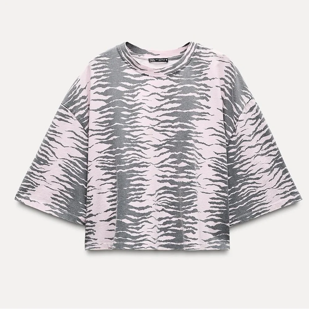 ZARA Oversized Animal Print Pink and Gray T-Shirt Size M - Picture 1 of 2